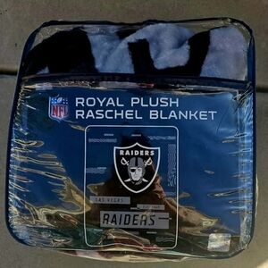TWIN SIZE RAIDERS BLANKETS